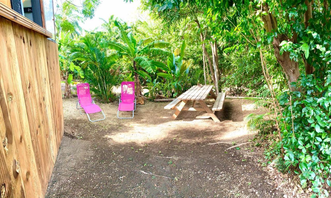 Lodge Colibris: Panoramic Sea and Mountain Views near Caribbean Beach Le Carbet Exterior photo